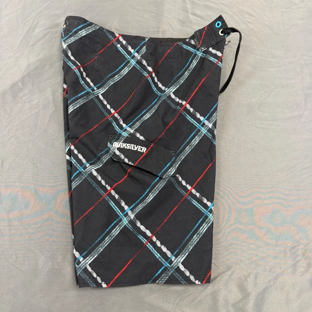 Quiksilver Boys Black Plaid Board Shorts Size‎ 12 Swim Trunks Cargo Pocket